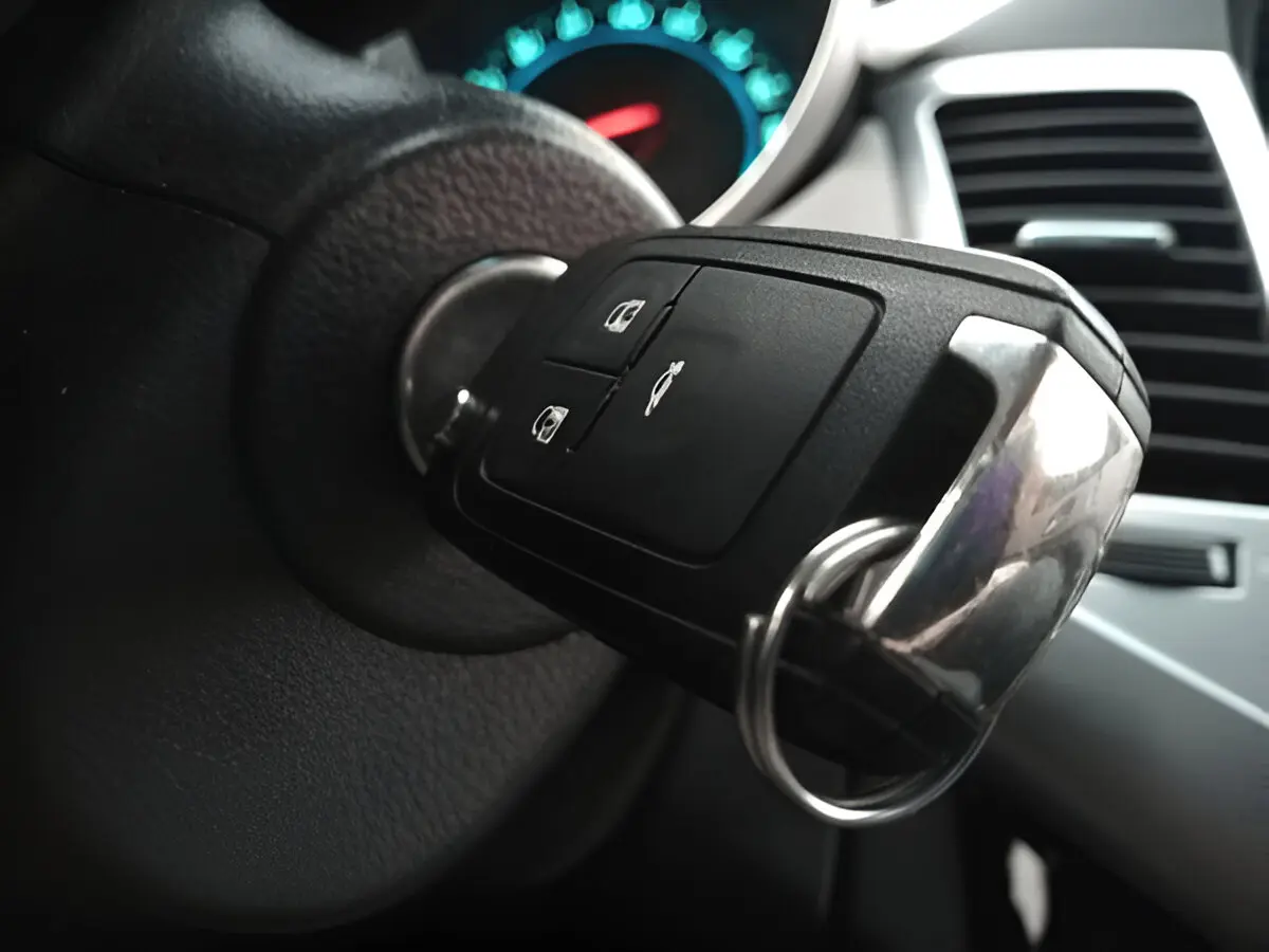 Locksmith Davenport providing fast car lockout and key replacement services