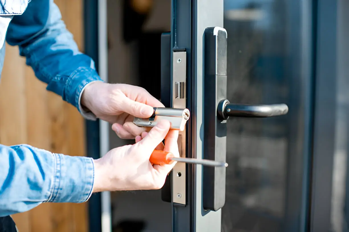 24/7 emergency locksmith Oak Ridge service for home, business, and vehicle lockouts